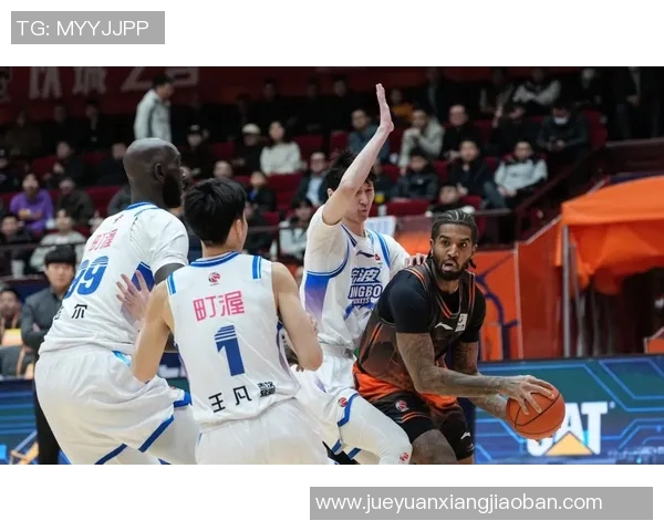 CBA精彩回放广东队与浙江队激战全场精彩瞬间回顾